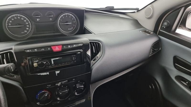 Lancia Ypsilon 1.2 69 CV 5 porte GPL Ecochic Silver