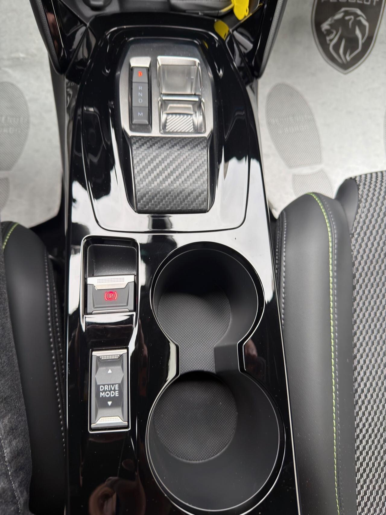 Peugeot 2008 PureTech 130 S&S EAT8 GT