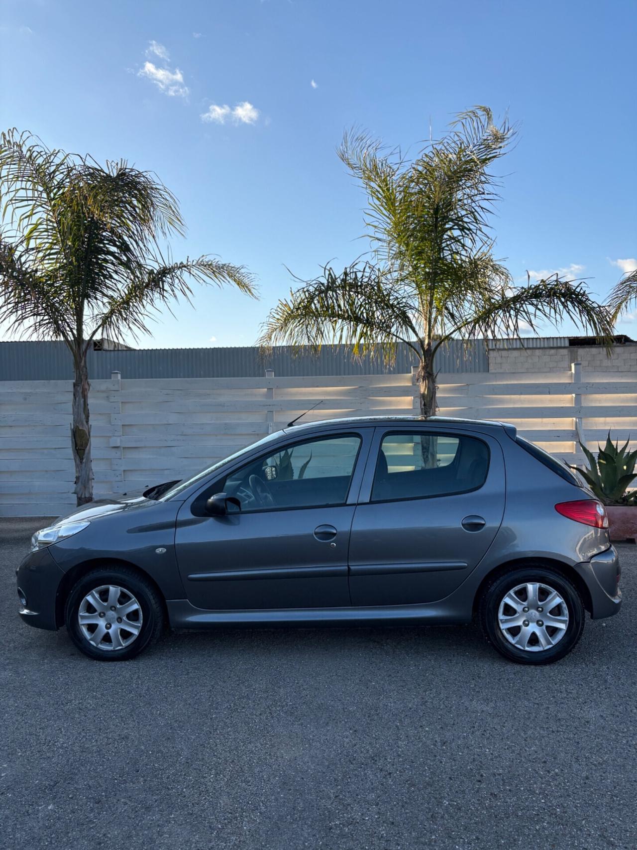 Peugeot 206 Plus 1.1 5p. GPL tagliando e distribuzione ok