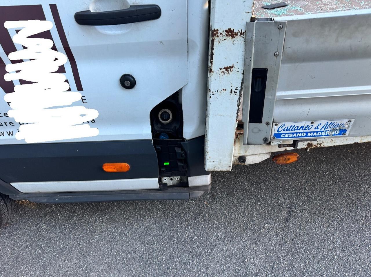 Ford transit incidentato