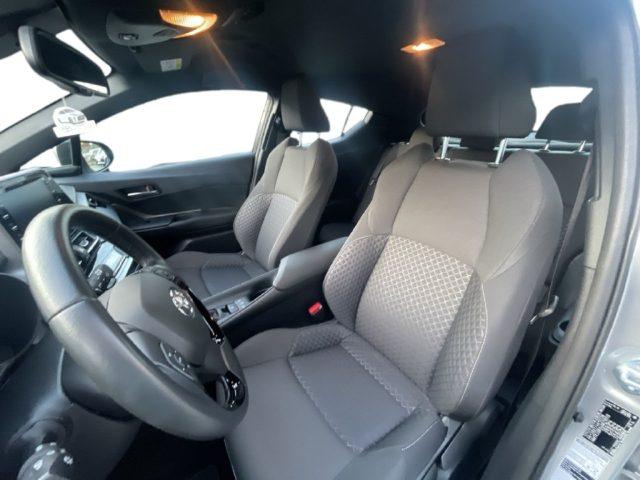 TOYOTA C-HR 1.8 Hybrid E-CVT Business