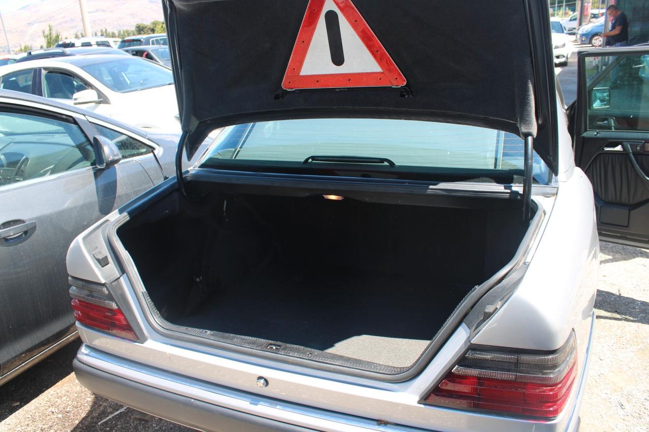 Mercedes-benz E 200 MERCEDES BENZ 124019