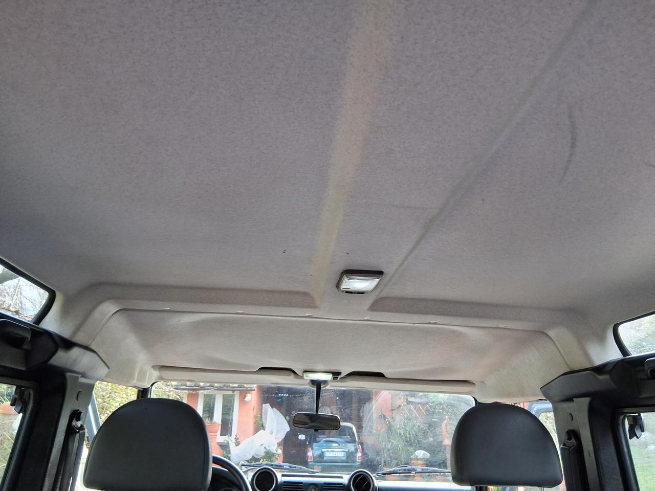 Land Rover Defender 90 2.4 TD4 Station Wagon SE