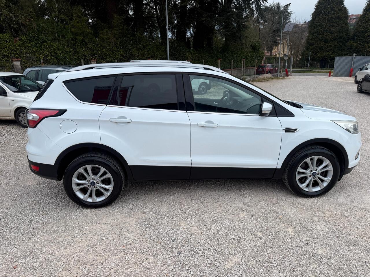 Ford Kuga 1.5 TDCI 120 CV 2WD Titanium 90.000 KM