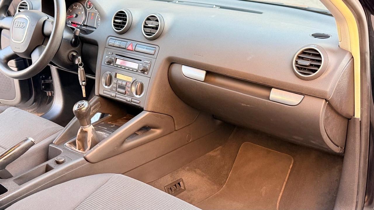Audi A3 1.6 16V FSI Ambition
