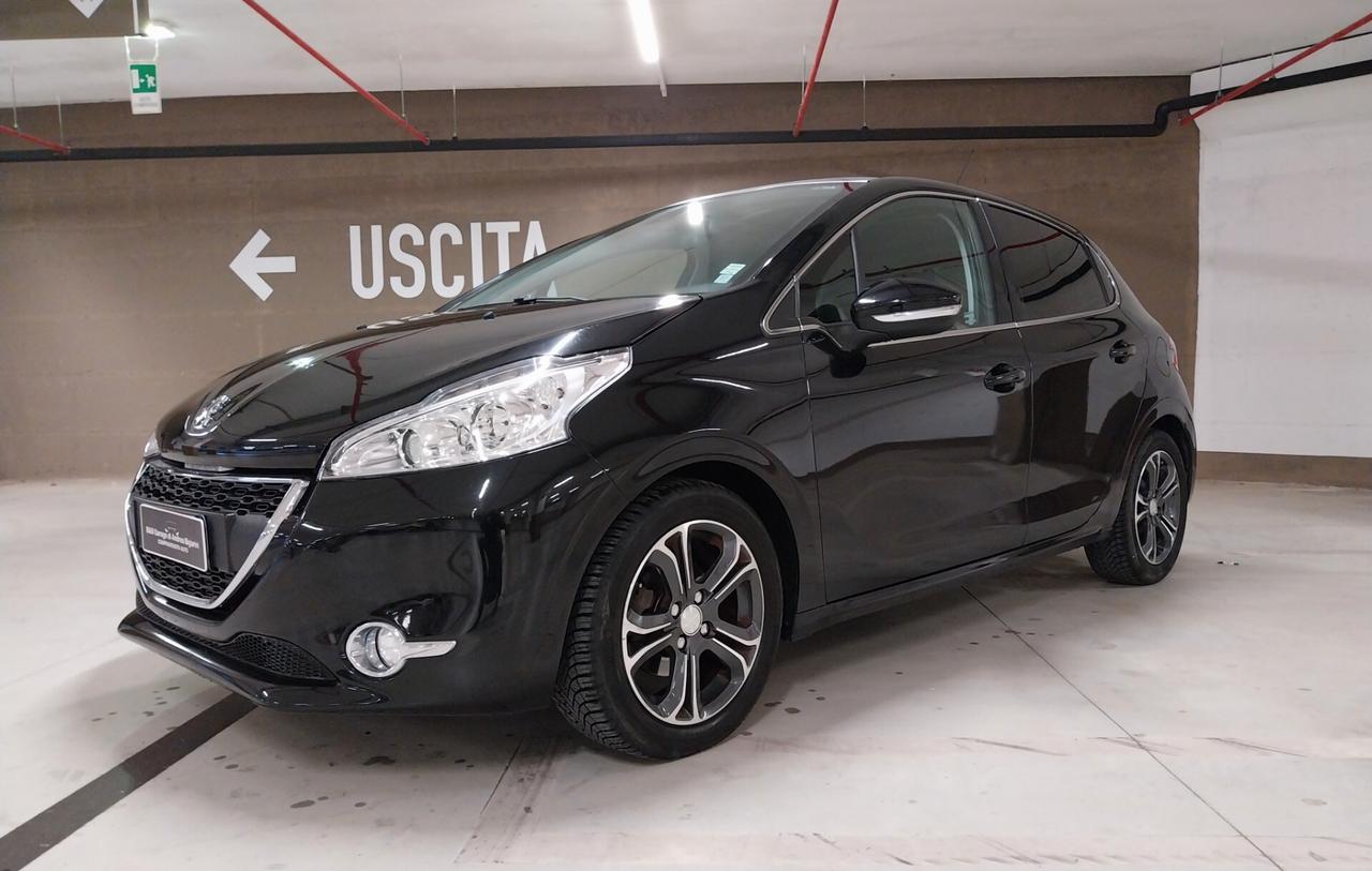 Peugeot 208 1.2 VTi 82 CV - ok neopatentati