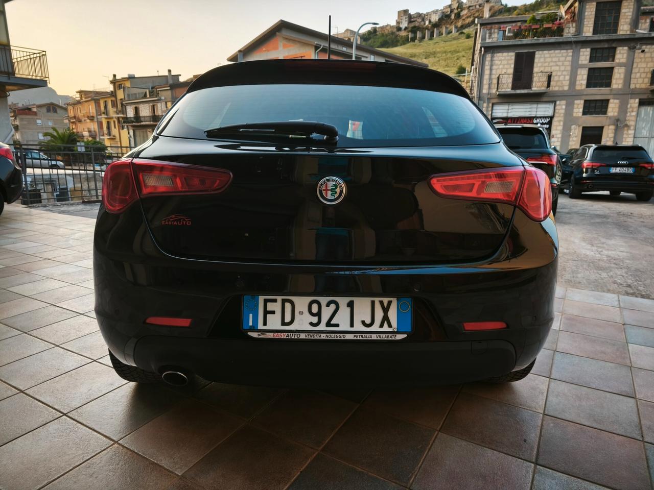 Alfa Romeo Giulietta 1.6 JTDm-2 120 CV Distinctive