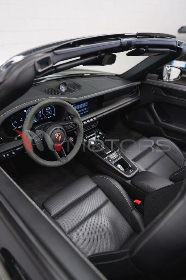 PORSCHE 911 Targa 4 GTS 2025 15.000 km Pari al Nuovo Ful