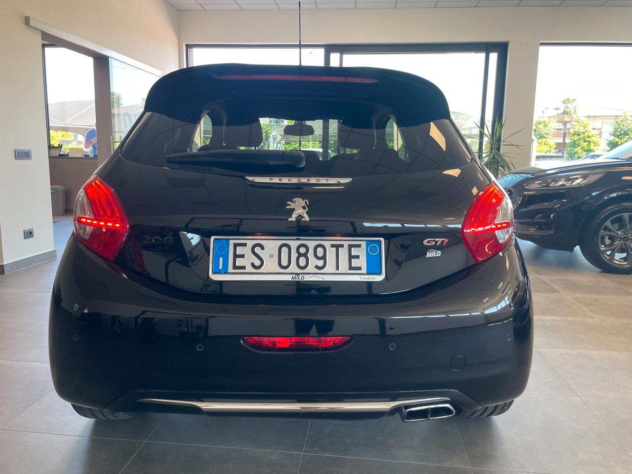 Peugeot 208 1.6 THP 200 CV 3 porte GTi
