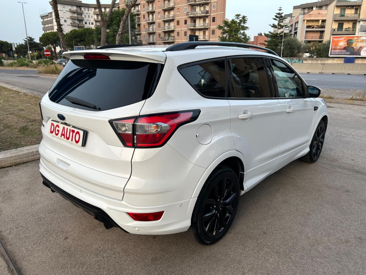 Ford Kuga 1.5 TDCI 120 CV ST-Line 2018 93.000 km