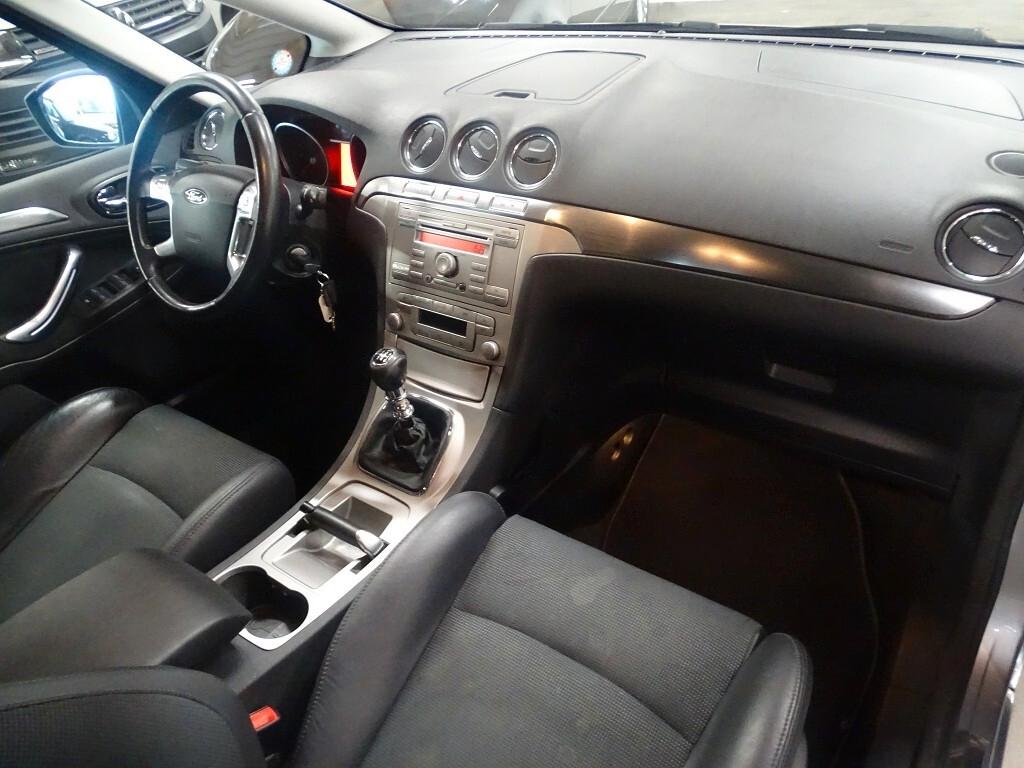 Ford S-Max 2.0 TDCi 140CV 7 posti Neopatentati