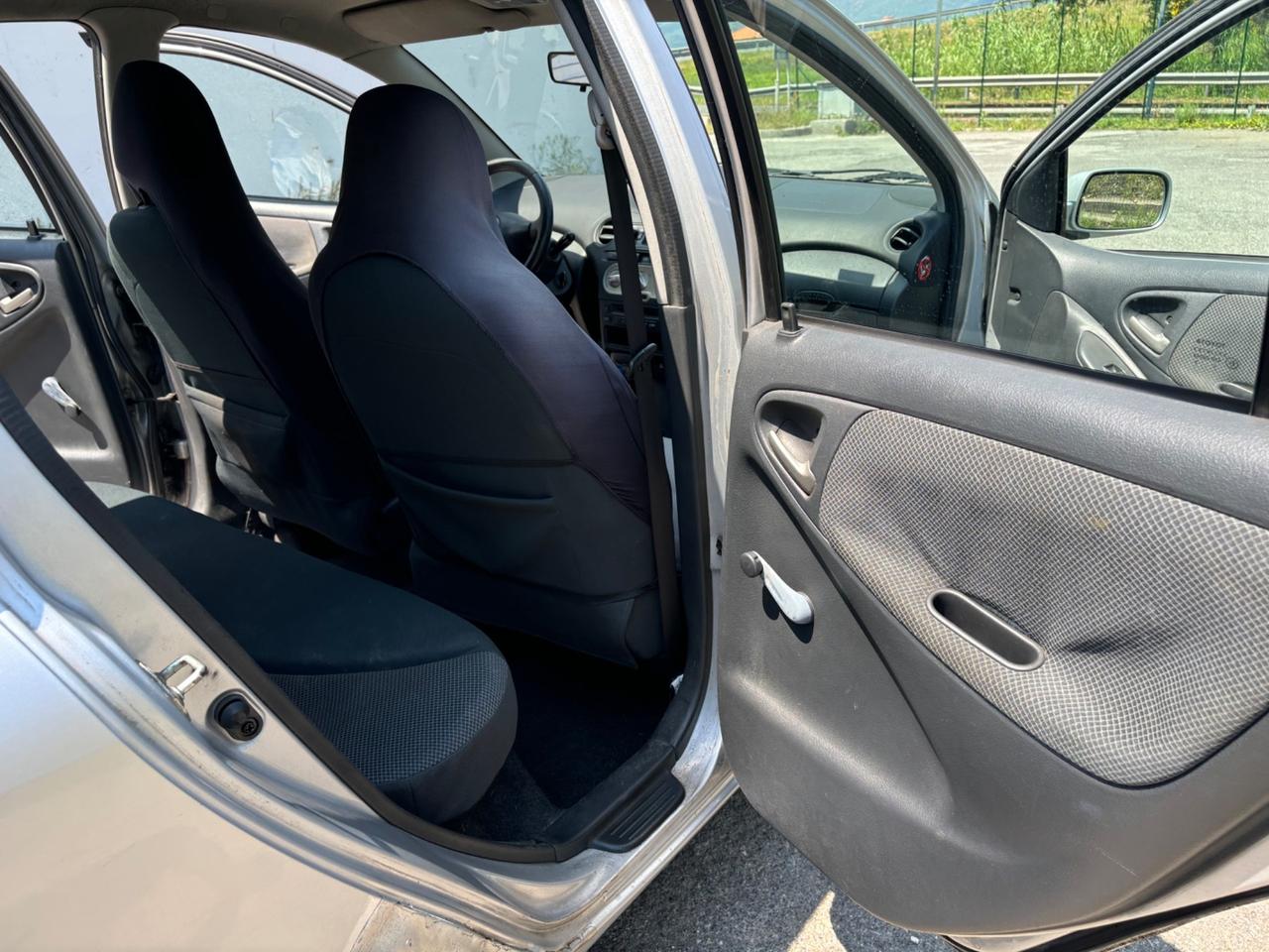 Toyota Yaris 1.0i 16V cat 5 porte