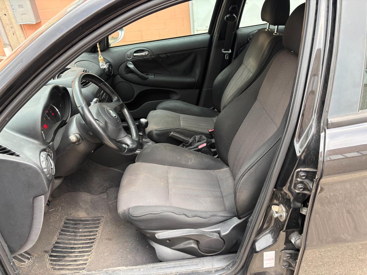 Alfa Romeo 147 1.9 JTD (120) 5 porte Distinctive