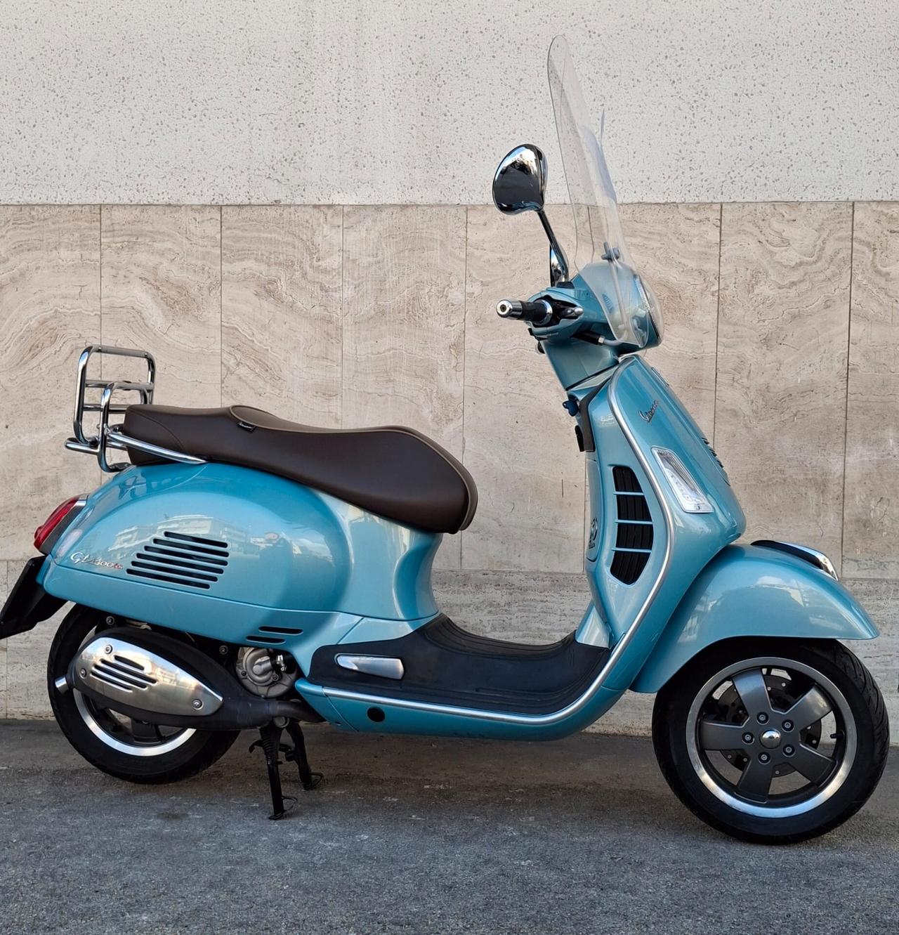 Vespa GTS 300 70* ANNIVERSARIO