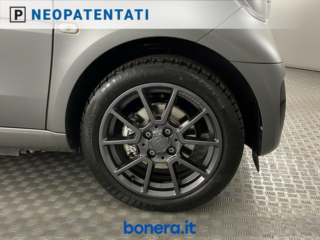 Smart fortwo cabrio 4,6kW EQ suitegrey-grey