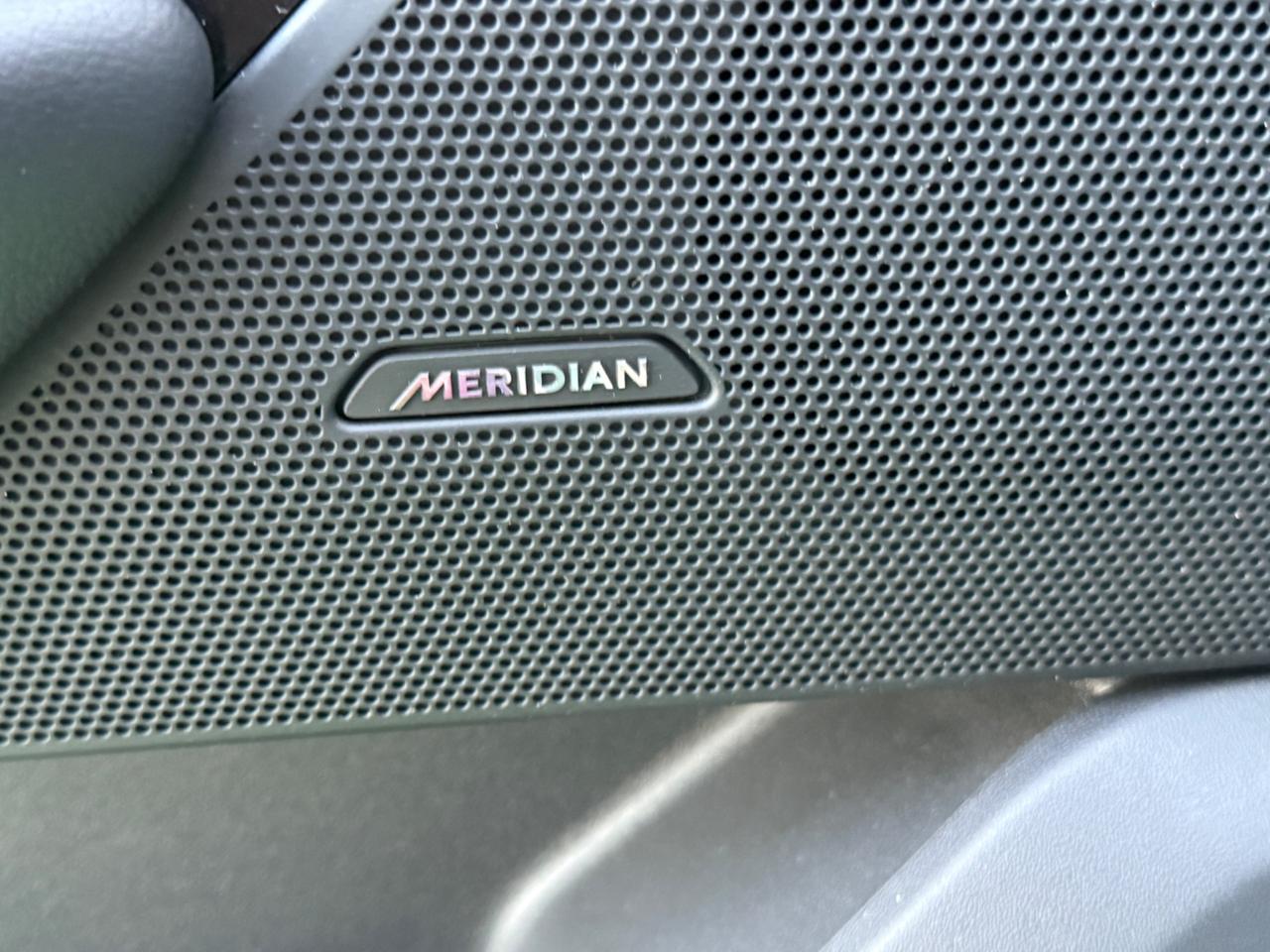 Velar 2.0D 240 CV R-Dynamic TETTO IVA NUOVO