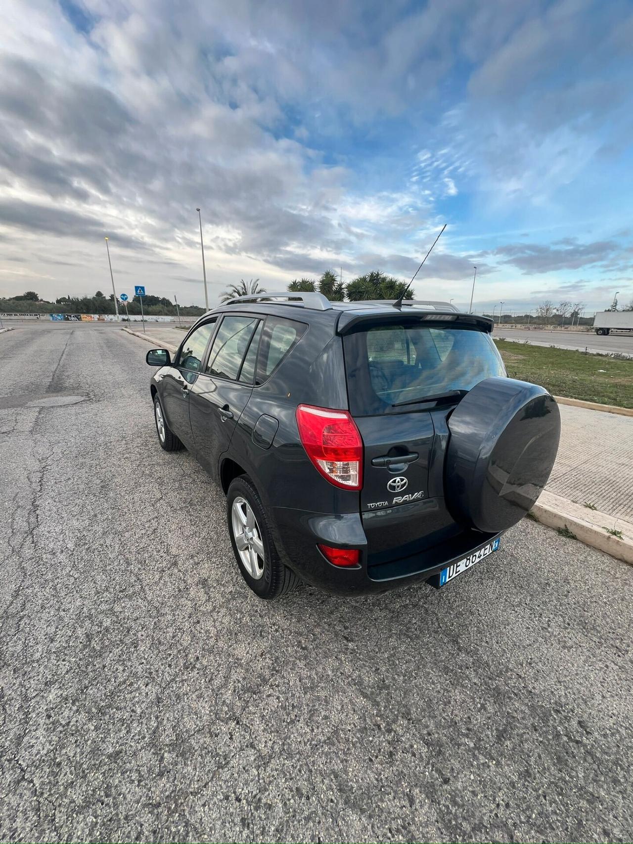 Toyota RAV 4 2.2 D-4D 136 CV Sol - 2007