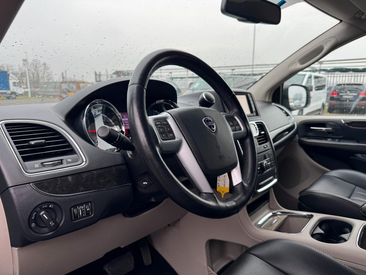 Lancia Voyager 2.8 Turbodiesel Platinum 163 CV