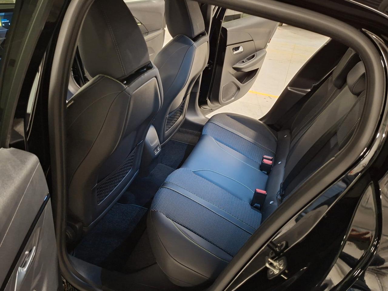 Peugeot 208 1200 mhev Hybrid 136CV GT e-DCS6 Km.0