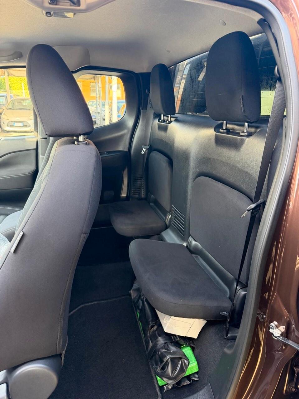 Nissan Navara 2.3 dCi 4WD King Cab Acenta