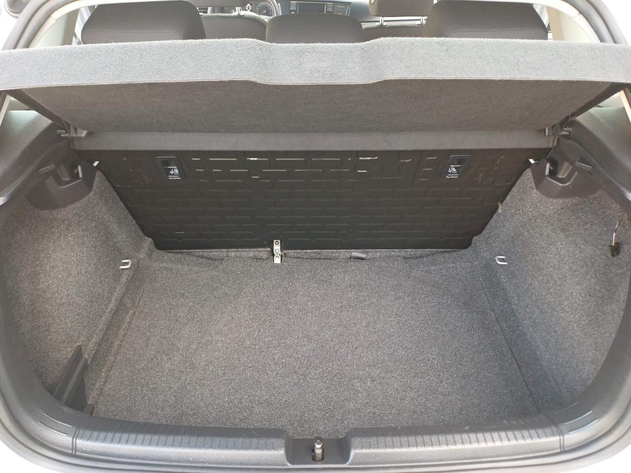 Volkswagen Polo 1.0 MPI 65 cv 5 porte Trendline BMT