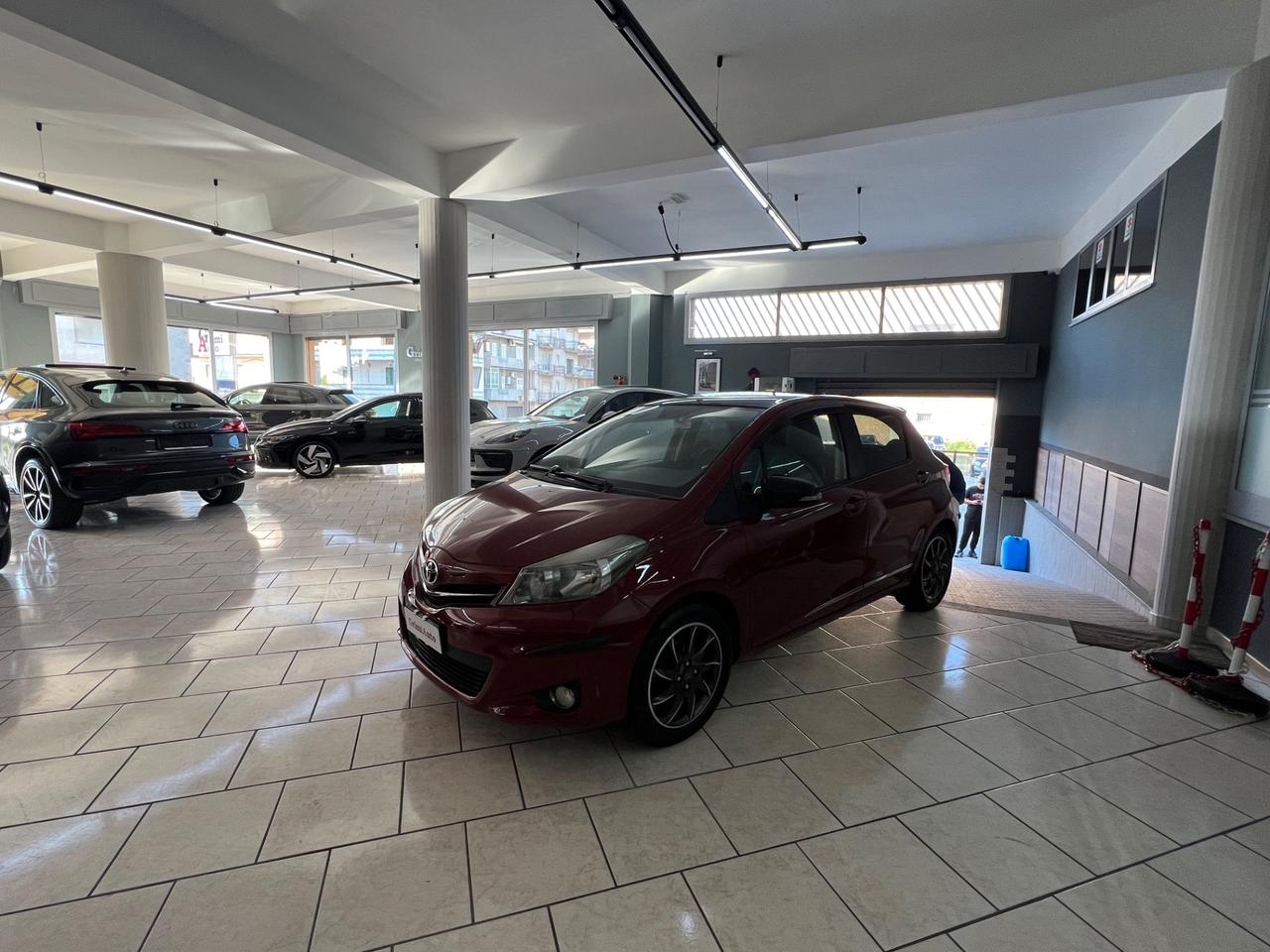 Toyota Yaris 1.4 D-4D 5 porte Lounge