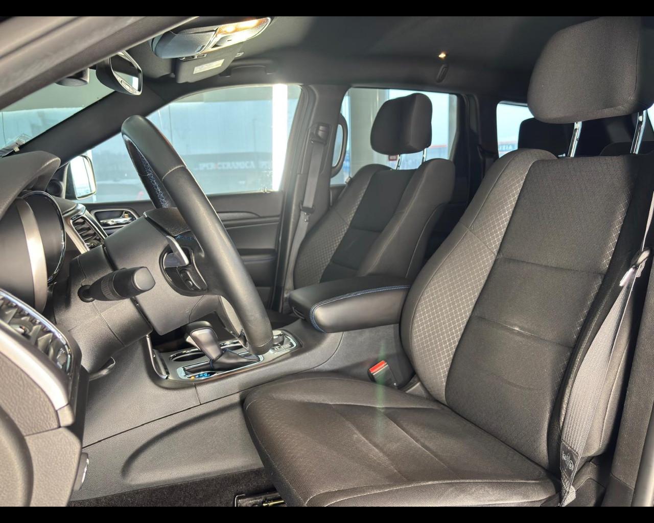 JEEP Grand Cherokee IV - Grand Cherokee 3.0 V6 Night Eagle 250cv