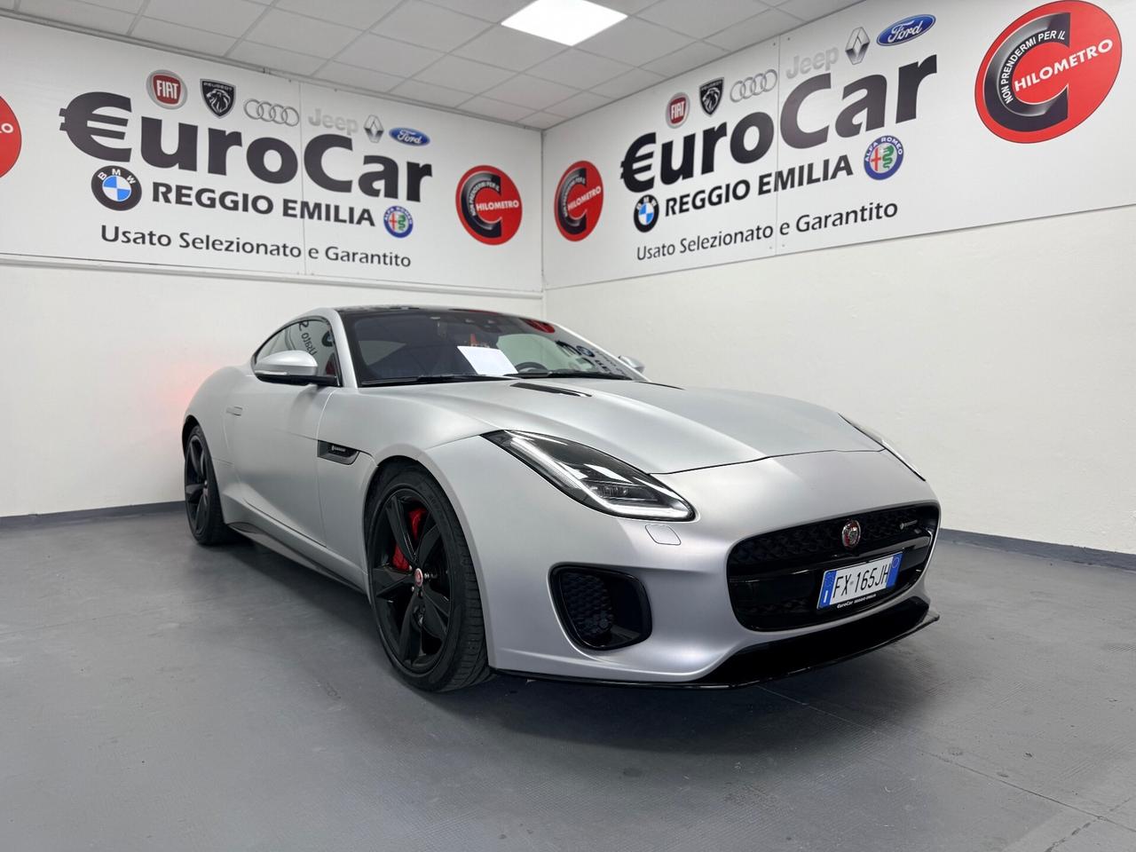 Jaguar F-Type 2.0 aut. Coupé Chequered Flag 05/2019 EURO 6D TETTO RETROCAM SCARICO