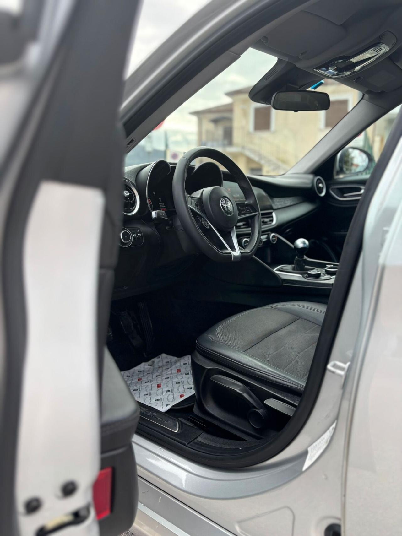 Alfa Romeo Giulia 2.2 Turbodiesel 160 CV XENON LED PELLE VELOCE