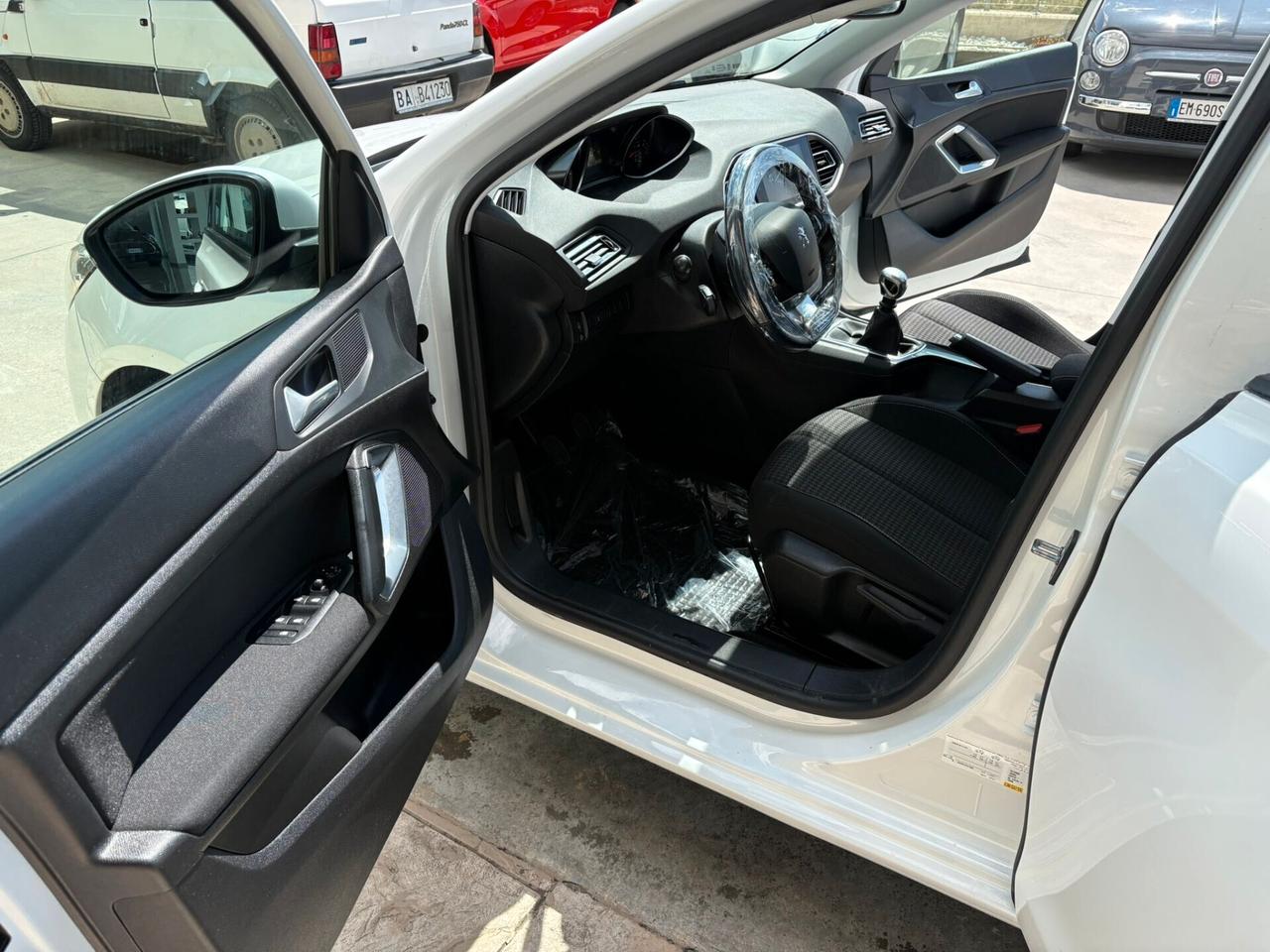 Peugeot 308 BlueHDi 130 S&S SW Allure