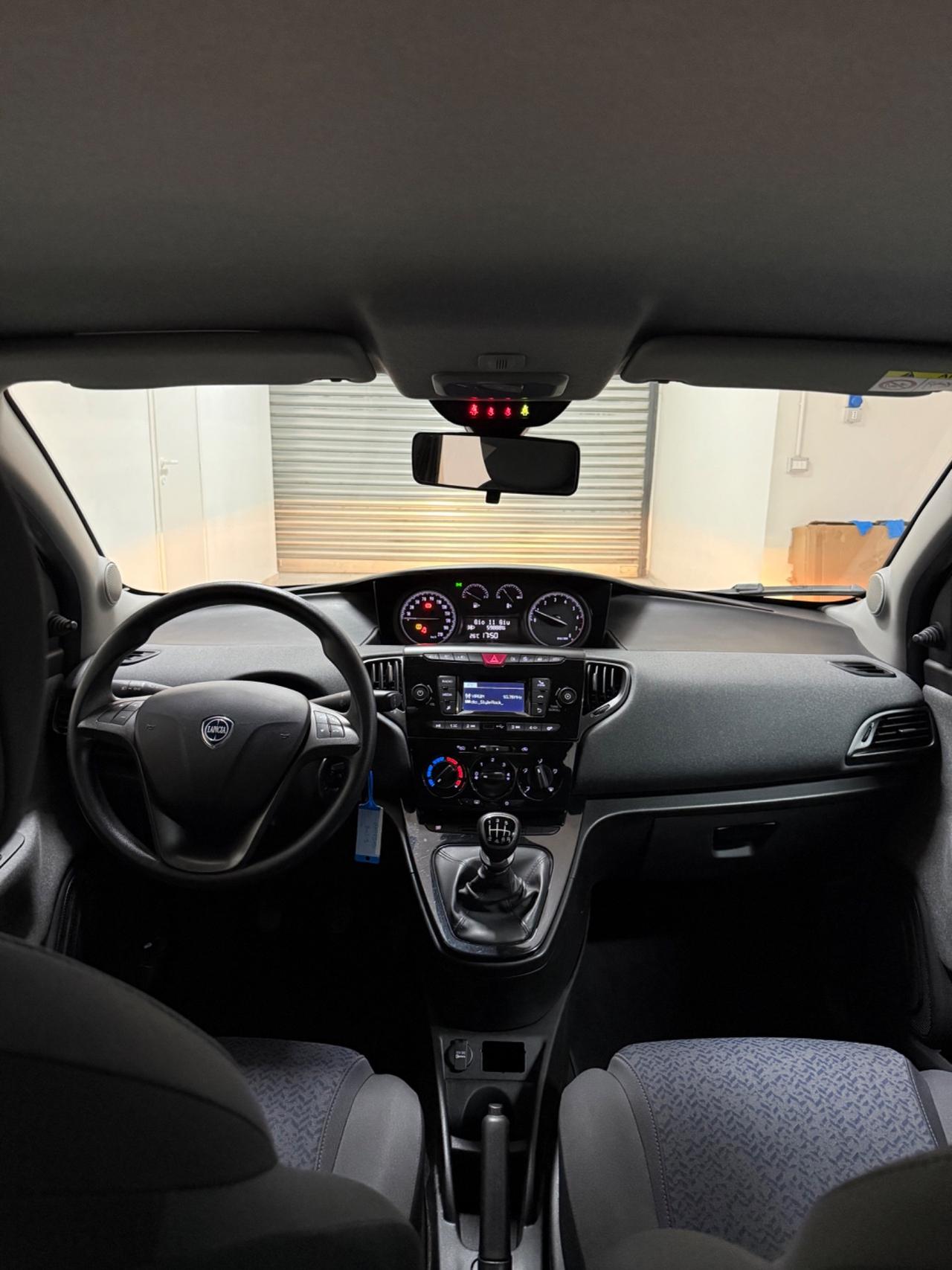 Lancia Ypsilon Hybrid Ecochic Silver IVA ESPOSTA