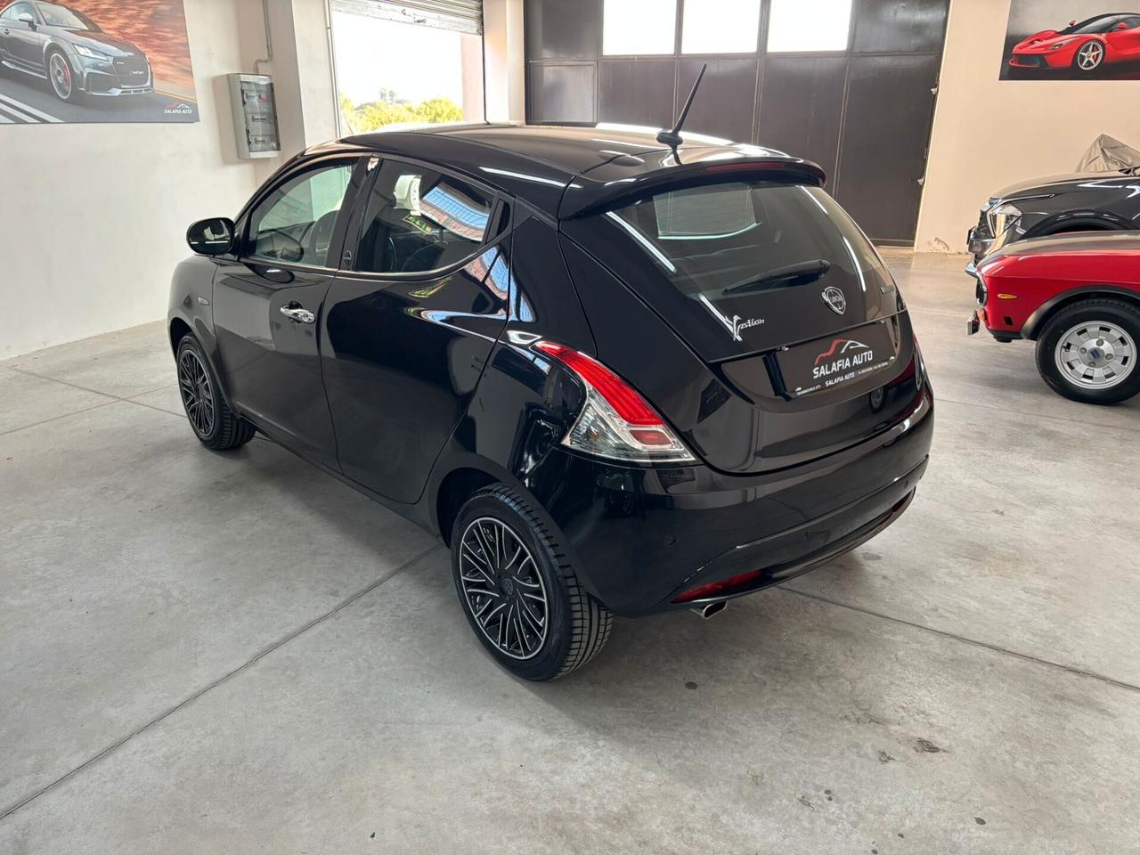 Lancia Ypsilon 1.0 FireFly 5 porte S&S Hybrid Ecochic Gold