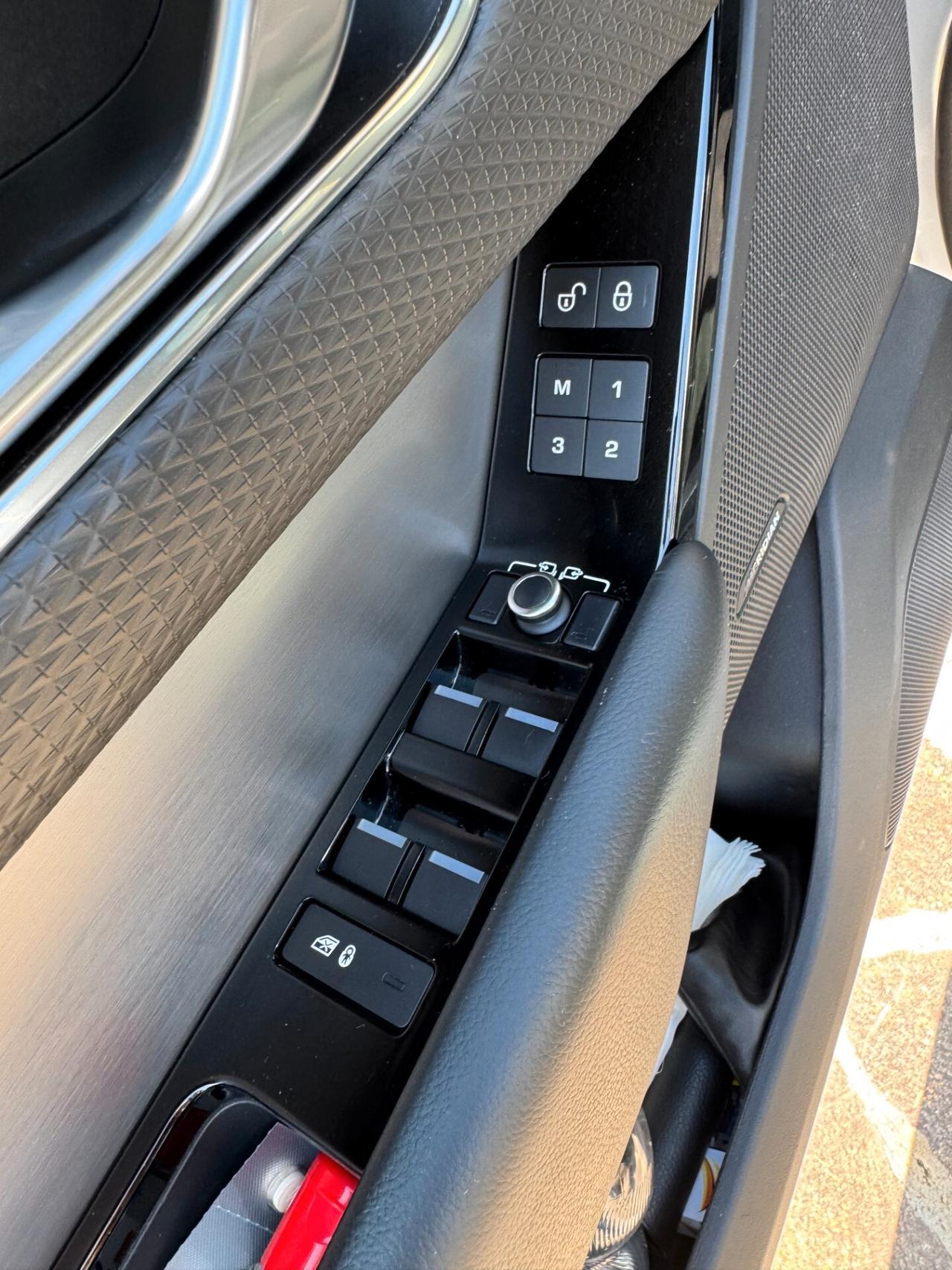 Land Rover Range Velar 2.0D I4 240 CV R-Dynamic PELLE-NAVIGATORE