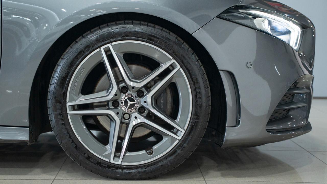 Mercedes-benz A 180 D PREMIUM PLUS AMG TETTO PACK LUCI XENO NAVI PELLE FULL OPTIONAL