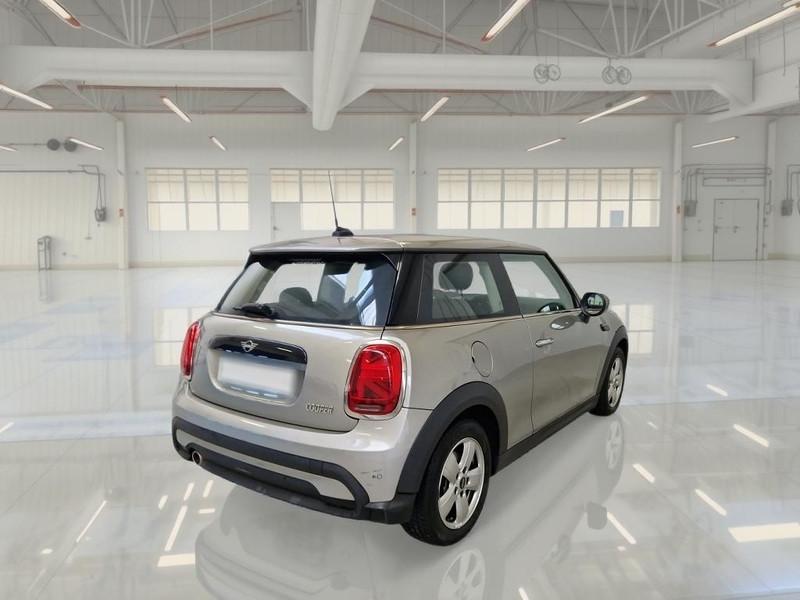 MINI COOPER ESSENTIAL AUTO 3 PORTE BERLINA