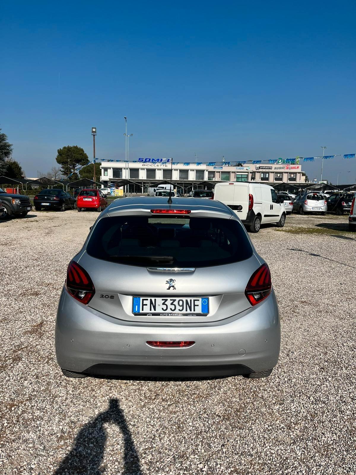 Peugeot 208 PureTech 82 5 porte Allure