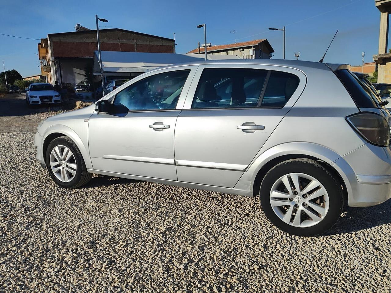 Opel Astra 1.7 CDTI 110CV 5 porte Enjoy