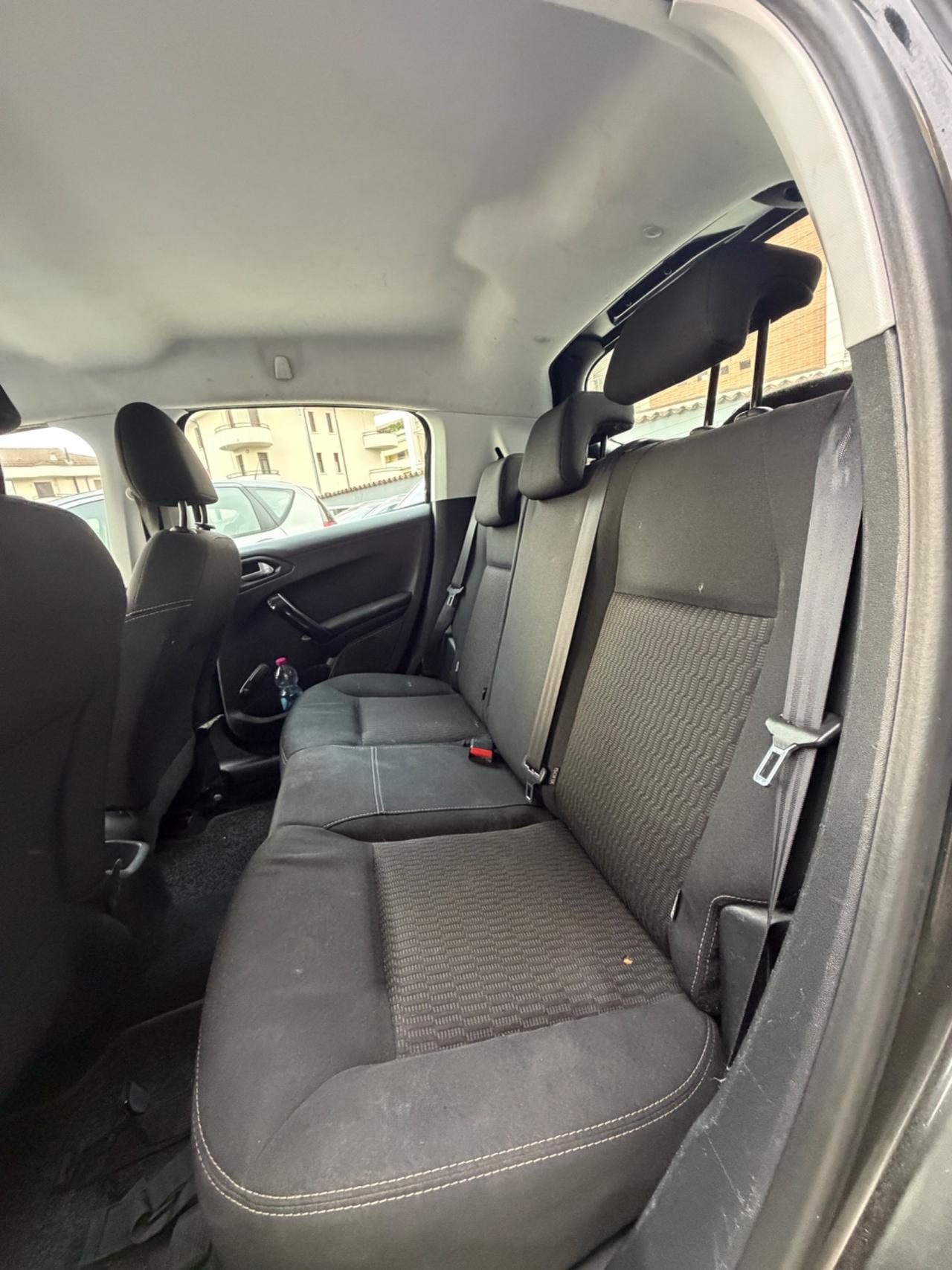 Peugeot 208 PureTech 82 5p. GPL Access