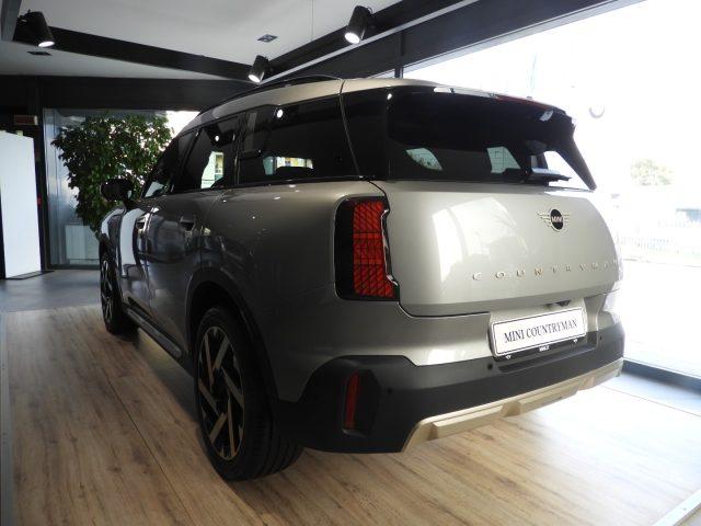 MINI Mini C Favoured Countryman