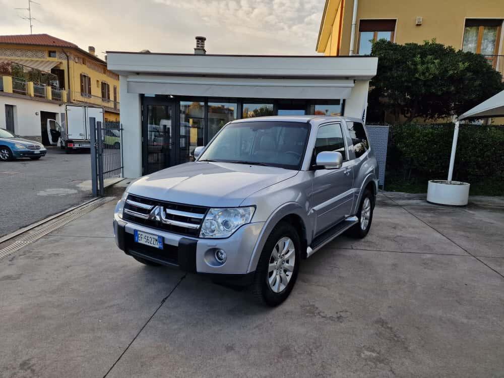 Mitsubishi Pajero 3.2 DI-D 16V 3p. Intense DPF