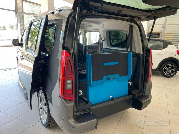 Opel Combo TRASPORTO DISABILI PIANALE RIBASSATO