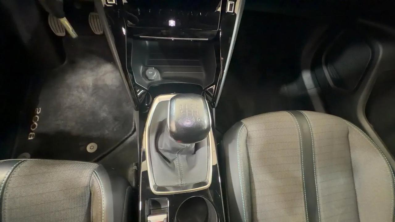 Peugeot 2008 PureTech 100 S&S Allure Pack