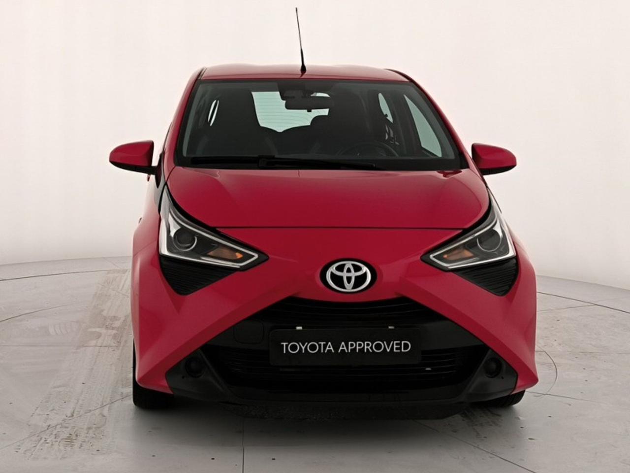 Toyota Aygo 5p 1.0 x-play 72cv