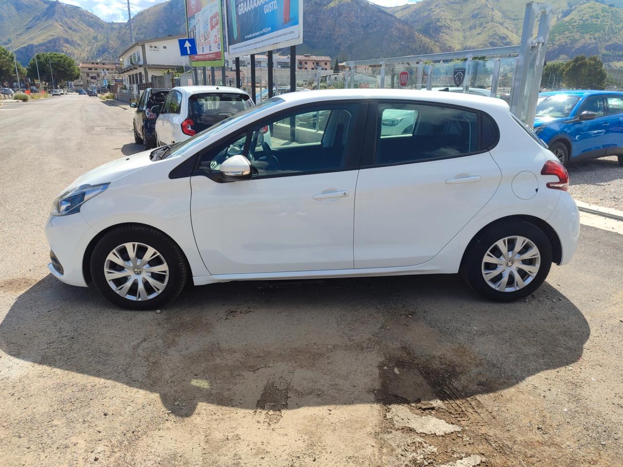 Peugeot 208 BlueHDi 75 5 porte Allure