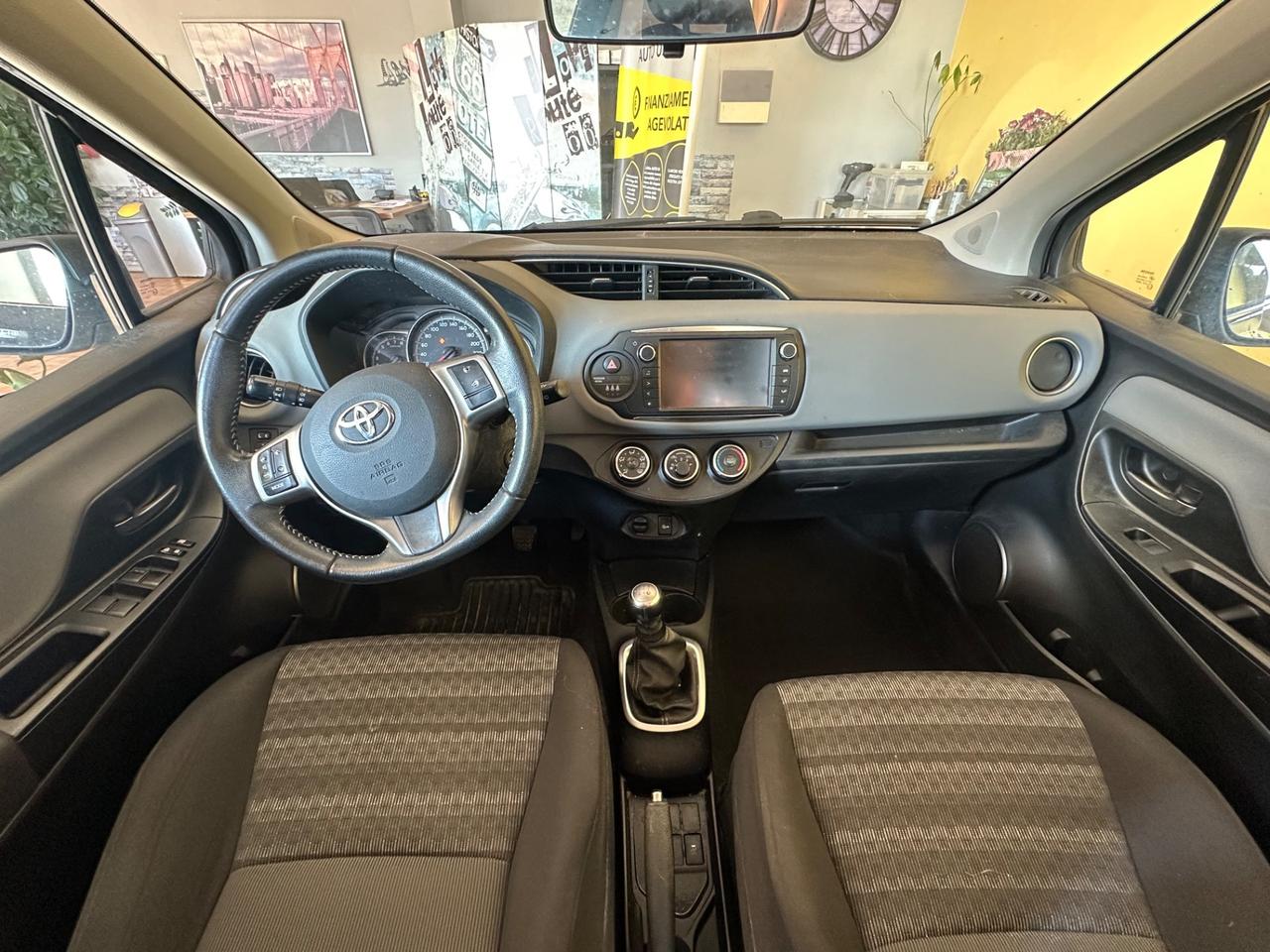 Toyota Yaris 1.0benz. Per neo patentati