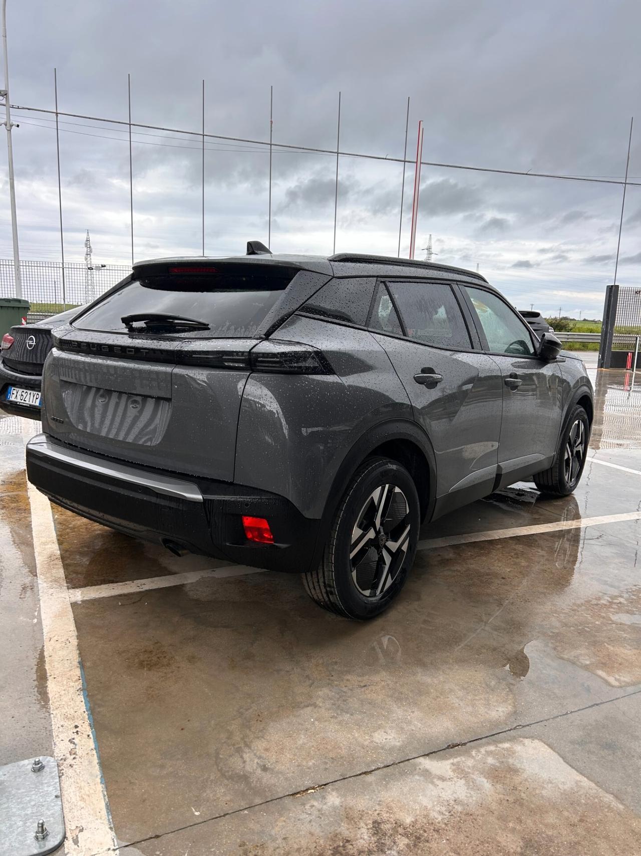 Peugeot 2008 208 1.2 ALLURE