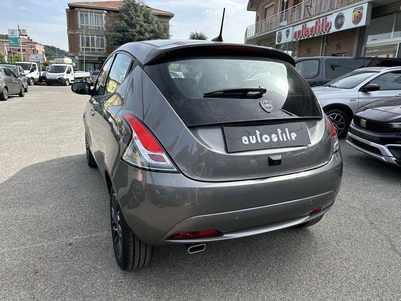 Lancia Ypsilon 1.0 FireFly 5 porte S&S Hybrid Platino