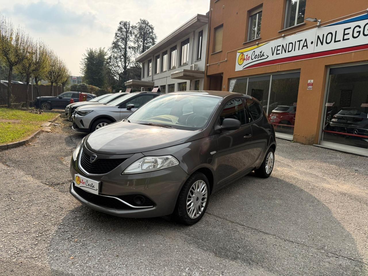 Lancia Ypsilon 1.2 69 CV 5 porte Gold NEOPATENTATI