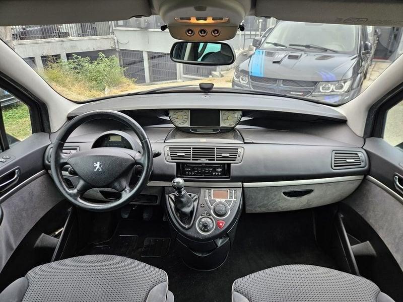 Peugeot 807 807 2.0 hdi 16v Active (st) 136cv 7POSTI