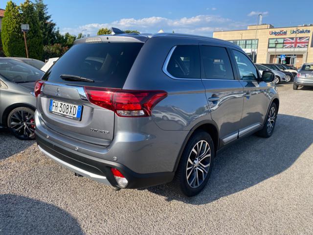 MITSUBISHI Outlander 2.2 DI-D 4WD Instyle Plus SDA 7 posti